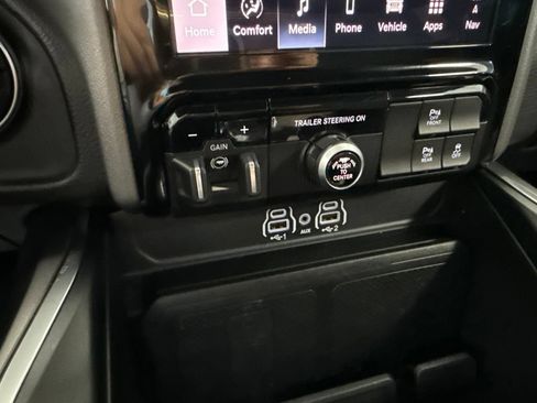 Used 2025 RAM 1500 Big Horn AWD/4WD image 24