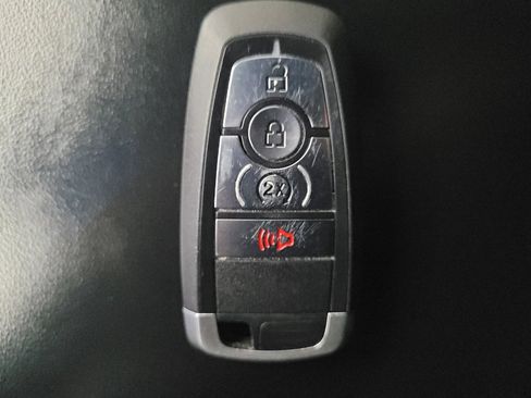 Used 2020 Ford Explorer Limited image 32