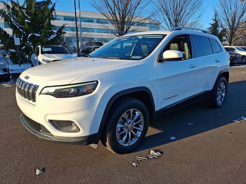 Used 2020 Jeep Cherokee Latitude Plus w/ Cold Weather Group image 3