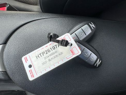 Used 2014 Nissan 370Z Touring RWD image 25