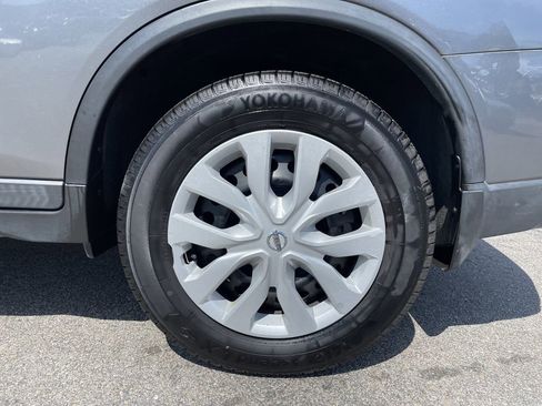 Used 2018 Nissan Rogue S AWD/4WD image 10