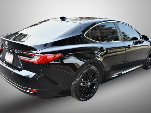 Used 2026 Toyota Camry XLE w/ Premium Plus Package AWD/4WD image 7