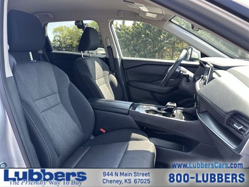 Used 2025 Nissan Rogue SV image 22