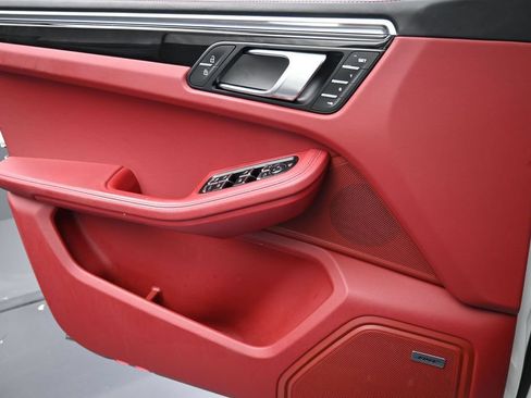 Certified 2024 Porsche Macan S AWD/4WD image 25