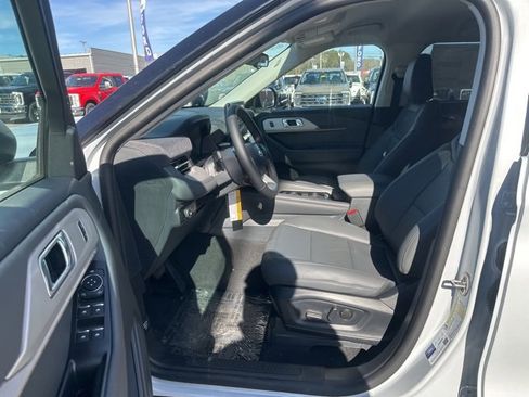 New 2026 Ford Explorer Active w/ Active Comfort Package image 16
