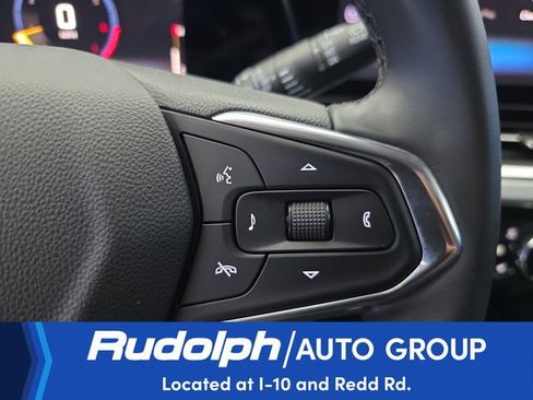 Used 2025 Chevrolet Trax LT w/ LT Convenience Package FWD image 17