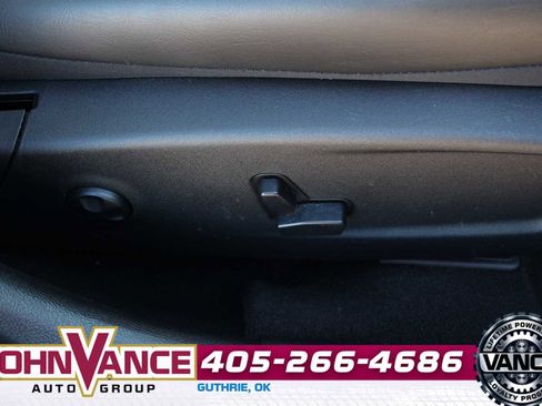 Used 2021 Chrysler 300 Touring L image 17