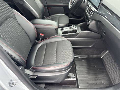 Certified 2025 Ford Escape ST-Line w/ Tech Pack #1 FWD image 16