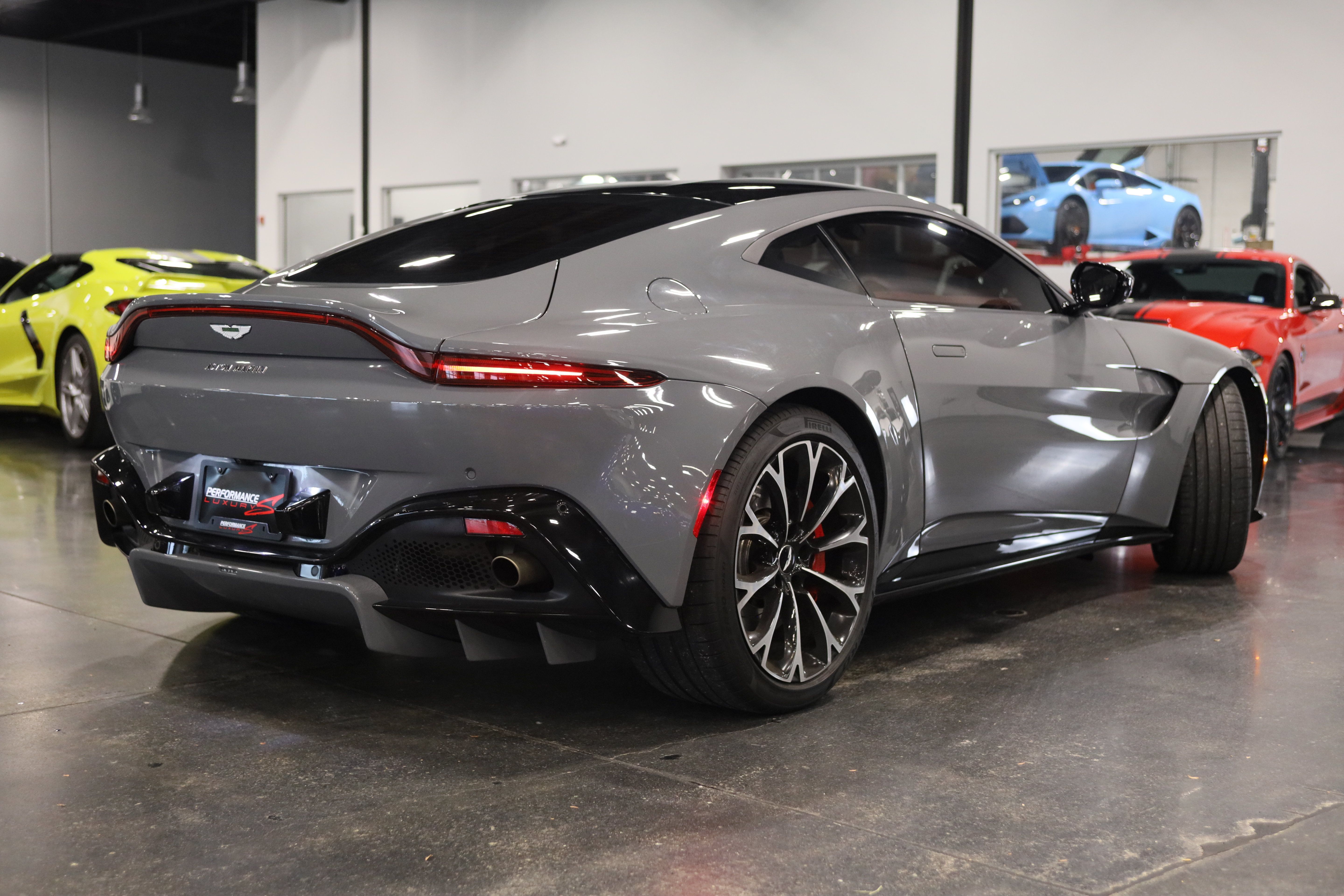 Used 2019 Aston Martin V8 Vantage Coupe RWD image 7