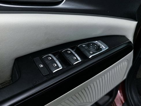 Certified 2024 Kia Carnival LX image 16