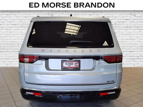 Used 2024 Jeep Wagoneer 2WD image 4