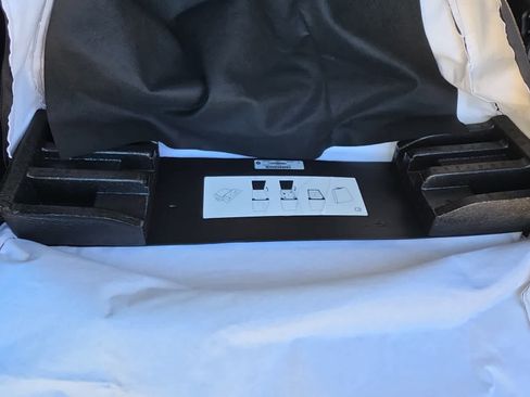 Used 2023 Jeep Wrangler Sahara w/ Cold Weather Group image 26