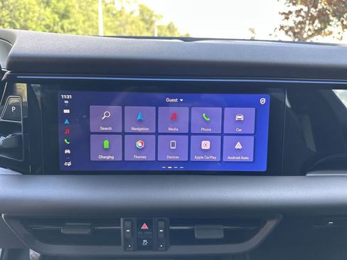 New 2025 Porsche Macan Electric image 20