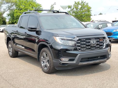 Certified 2025 Honda Ridgeline TrailSport image 4