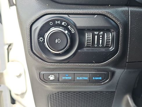 Used 2022 Jeep Wrangler Unlimited Sahara w/ Cold Weather Group AWD/4WD image 24