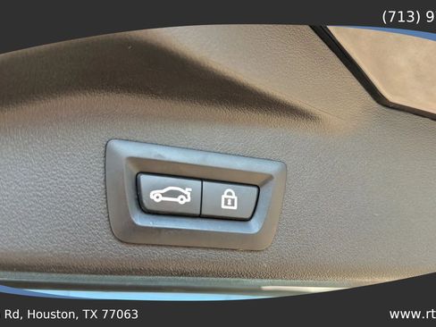 Used 2020 BMW X5 M50i w/ Luxury Seating Package image 34