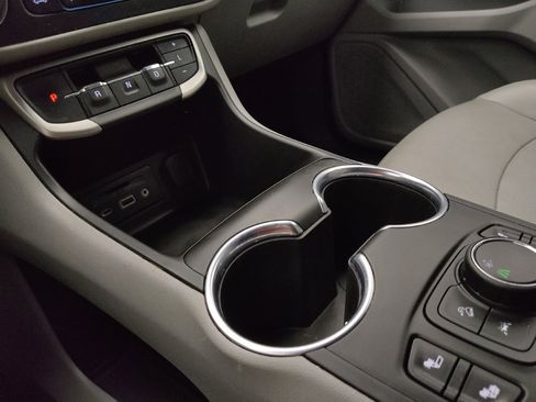 Used 2022 GMC Terrain SLT image 26