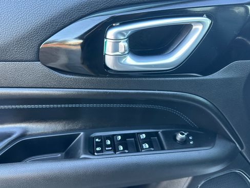 New 2026 Jeep Compass Latitude image 11