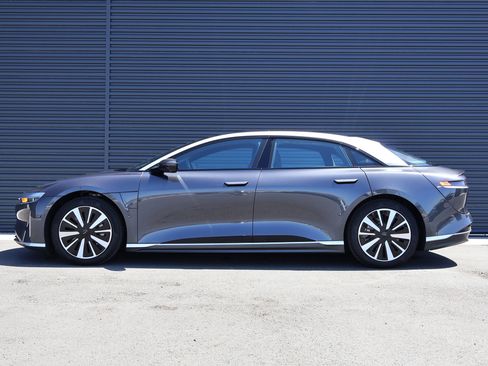 Used 2024 Lucid Air Touring AWD/4WD image 8