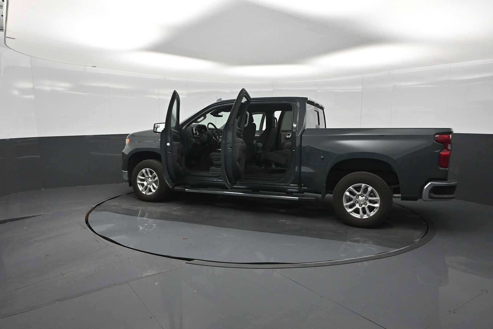 Used 2025 Chevrolet Silverado 1500 LT w/ Z71 Off-Road Package AWD/4WD image 62