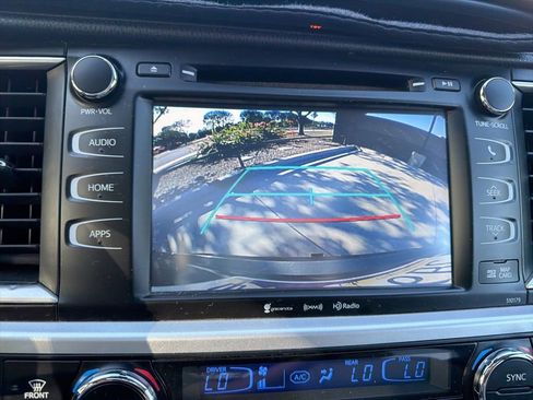 Used 2018 Toyota Highlander XLE AWD/4WD image 15