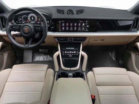 Used 2024 Porsche Cayenne Coupe AWD/4WD image 2