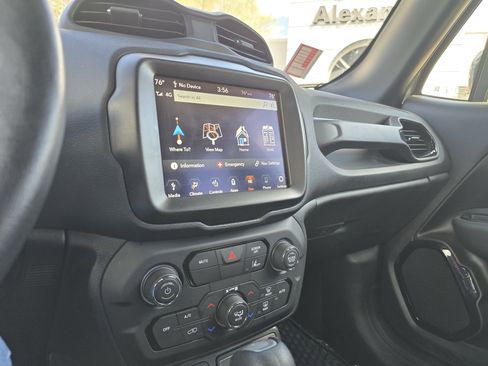 Used 2022 Jeep Renegade Altitude w/ Convenience Group image 21