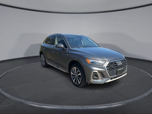Used 2023 Audi Q5 2.0T Premium Plus w/ Premium Plus Package AWD/4WD image 2