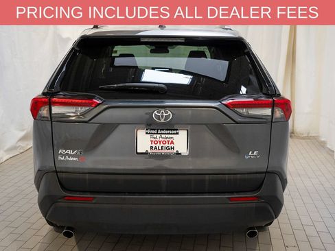 Used 2025 Toyota RAV4 LE AWD/4WD image 4