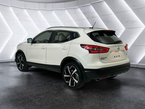 Used 2021 Nissan Rogue Sport SL w/ Premium Package FWD image 6