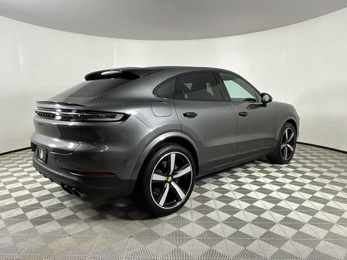 Used 2024 Porsche Cayenne Coupe image 4