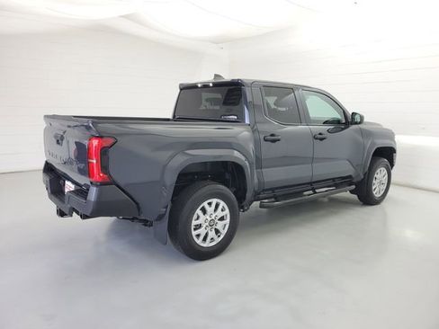 Used 2025 Toyota Tacoma SR image 5
