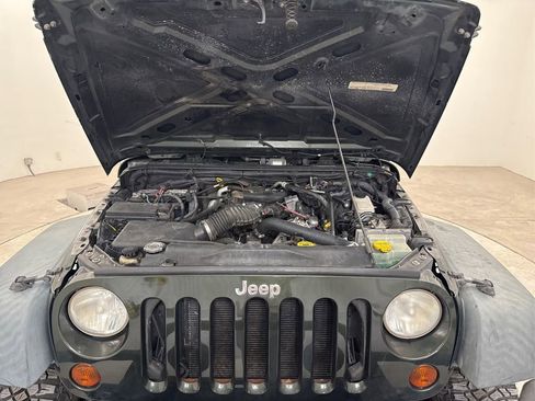 Used 2011 Jeep Wrangler Unlimited Sport image 10