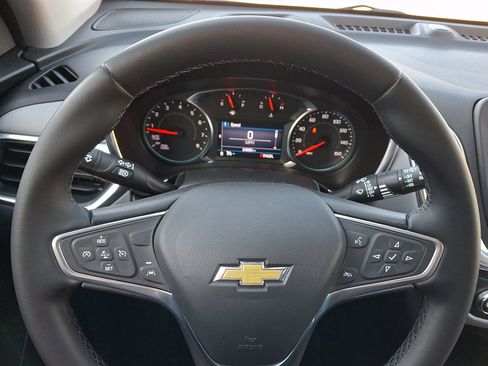 Used 2023 Chevrolet Equinox LT image 20