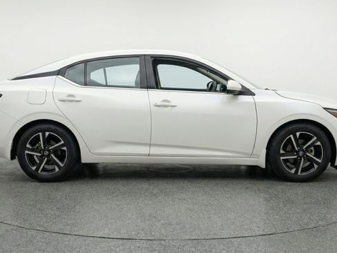 Used 2025 Nissan Sentra SV FWD image 11