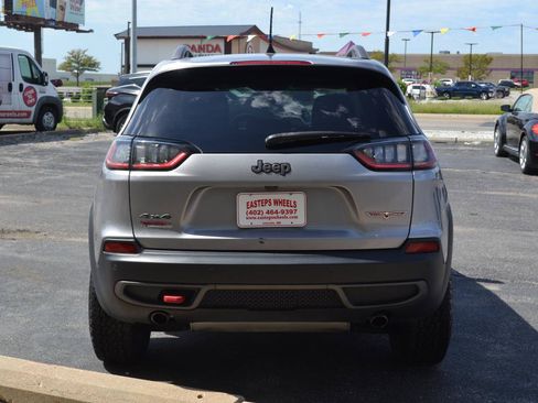 Used 2020 Jeep Cherokee Trailhawk w/ Cold Weather Group AWD/4WD image 6