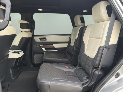 Used 2023 Toyota Sequoia Capstone AWD/4WD image 18