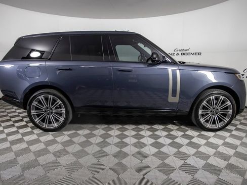 Used 2025 Land Rover Range Rover SE AWD/4WD image 3