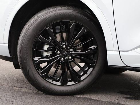 Used 2025 Ford Escape ST-Line Elite w/ Premium Technology Package image 2