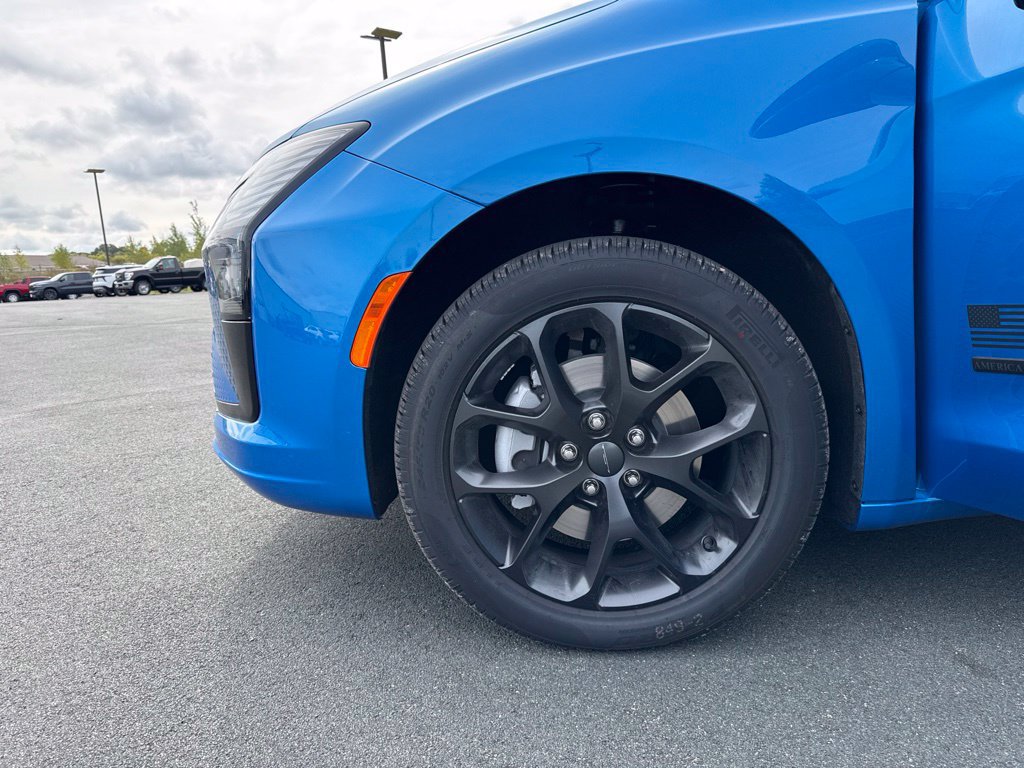 New 2027 Chrysler Pacifica Select AWD/4WD image 42