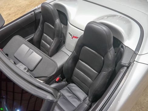 Used 2007 Chevrolet Corvette Convertible w/ Preferred Equipment Group image 19