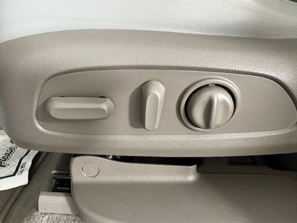 Used 2019 Chevrolet Traverse Premier w/ Driver Confidence II Package FWD image 11