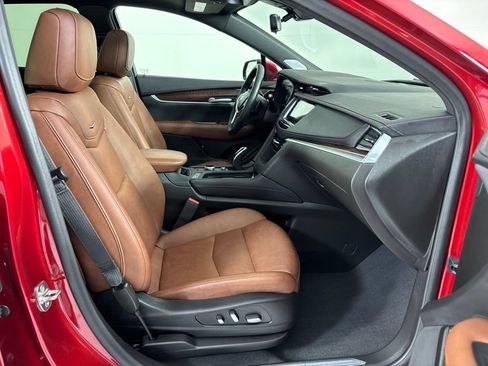 Used 2025 Cadillac XT5 Premium Luxury w/ Technology Package FWD image 12