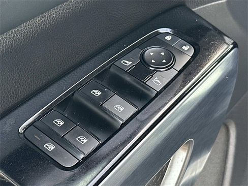 Used 2023 Nissan Pathfinder SL image 21