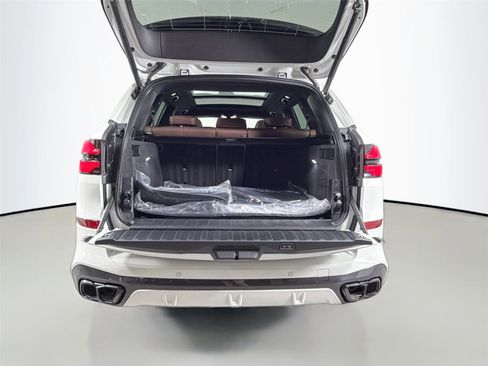 New 2026 BMW X5 M60i w/ Climate Comfort Package AWD/4WD image 28