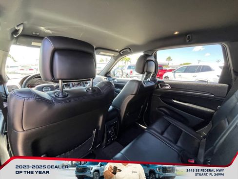 Used 2018 Jeep Grand Cherokee Limited image 12