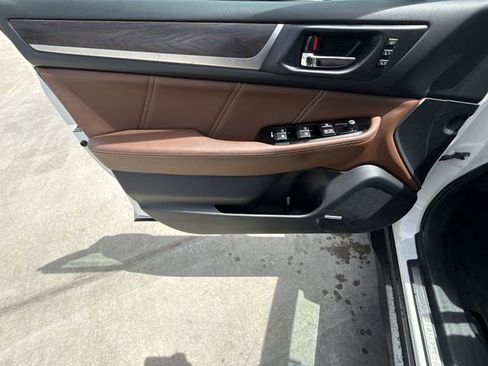 Used 2019 Subaru Outback 3.6R Touring AWD/4WD image 13