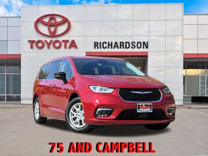 Used 2024 Chrysler Pacifica Touring-L