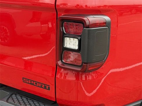 Used 2020 Jeep Gladiator Sport w/ Quick Order Package 24S image 7