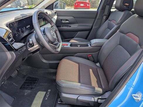 Used 2025 Nissan Kicks SR w/ SR Premium Package image 25